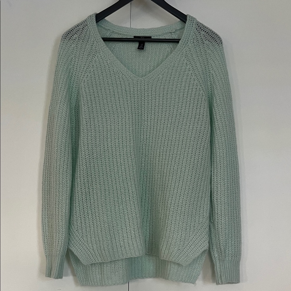 GAP V-Neck Sweater